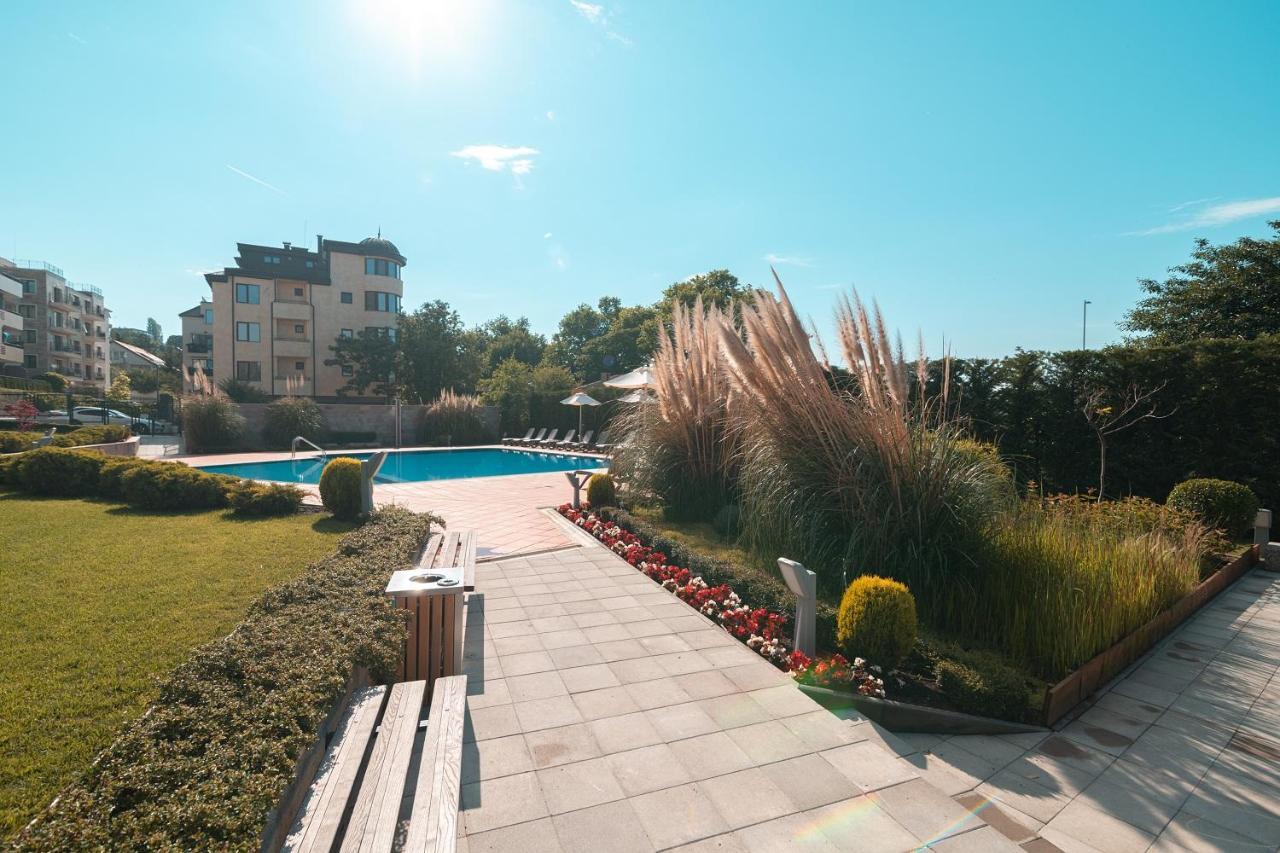 Nobile Apartment - Coral Residence Complex With Parking & Pool Varna Buitenkant foto