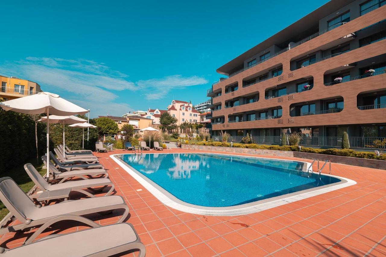 Nobile Apartment - Coral Residence Complex With Parking & Pool Varna Buitenkant foto